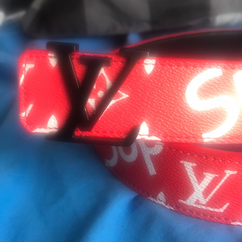 Louis Vuitton Supreme belt
